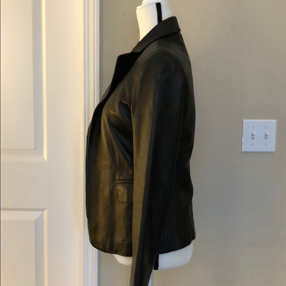 Women leather jacket - Picture 2 of 6